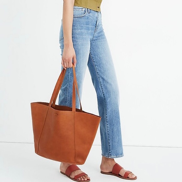 Madewell Handbags - Madewell The Elsewhere Tie Oversized Tote in leather